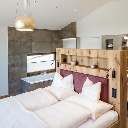 Graenobel シャレー Grän