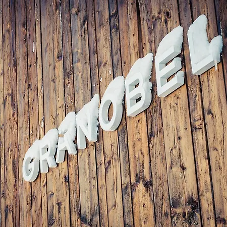 Graenobel シャレー Grän