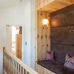 Graenobel Alpehytte Grän